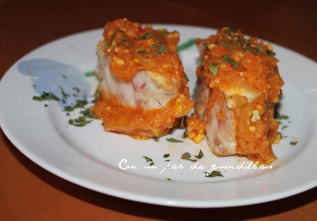 Mero al horno con salsa de almendras y azafrán