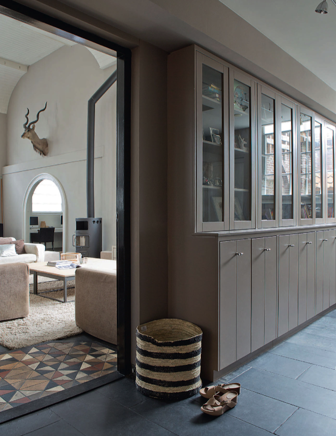 UNA DELICIOSA IGLESIA HOLANDESA RECONVERTIDA EN VIVIENDA