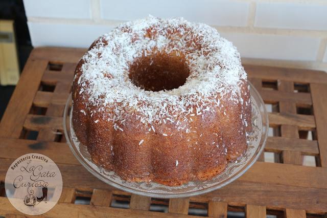 BUNDT CAKE DE PIÑA COLADA