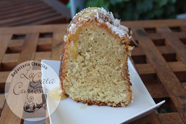 BUNDT CAKE DE PIÑA COLADA