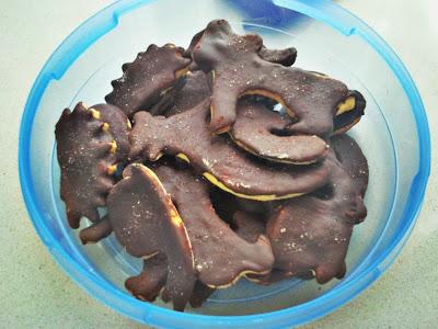 vuelta al cole   (galletas de nata con chocolate)