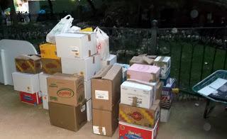 Stop Desahucios recuerda en plena Feria: La gente pasa hambre.