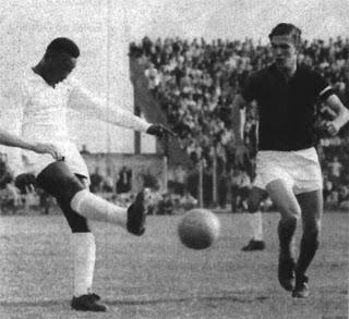 1964 - C. A. Colón:2 – Santos F. C. :1