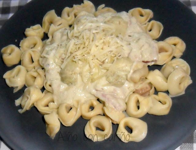 TORTELLINIS DE QUESO EN SALSA DE ALCACHOFAS