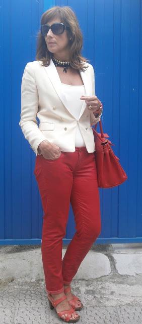 MIS LOOKS - BLAZIER Y PITILLO ROJO