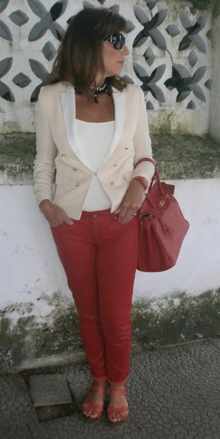 MIS LOOKS - BLAZIER Y PITILLO ROJO