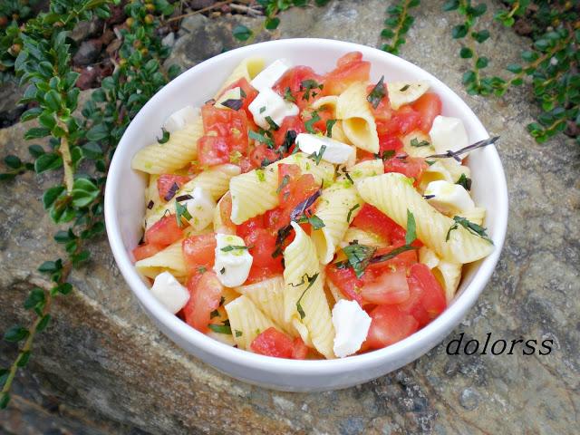 Garganelli  con tomate fresco y lima