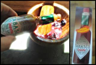 ENSALADA CON CEREZAS ALIÑADA CON TABASCO CHIPOTTE