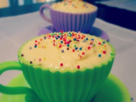 Cupcakes de earl grey con cobertura de nubes y post #100