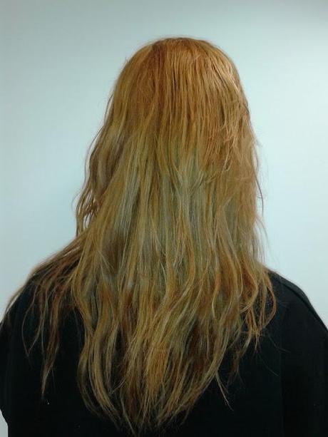 UN RUBIO MUY NATURAL (continuación DECOLORACIÓN suave) UN RUBIO MUY NATURAL (continuación DECOLORACIÓN suave)