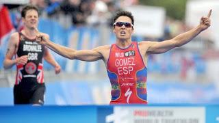 Final apoteósico de Gómez Noya para ganar su tercer Mundial de Triatlon