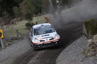 JORGE MARTÍNEZ FONTENA PONE AL ROJO CATEGORÍA MUNDIALISTA R3 DEL RALLY MOBIL