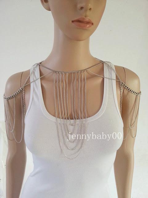 TREND: BODY HARNESS