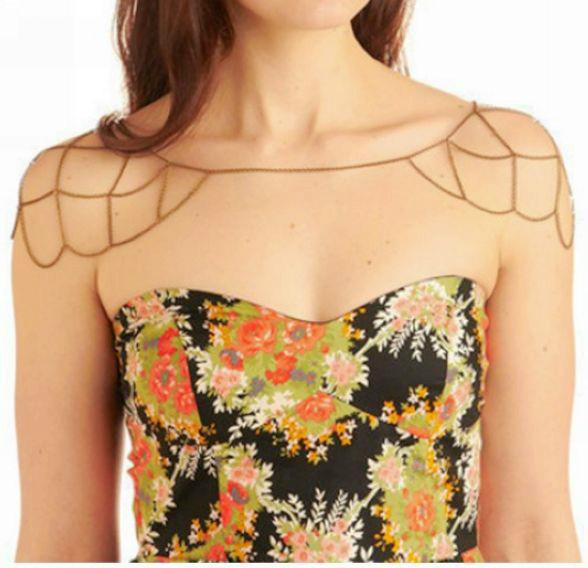TREND: BODY HARNESS