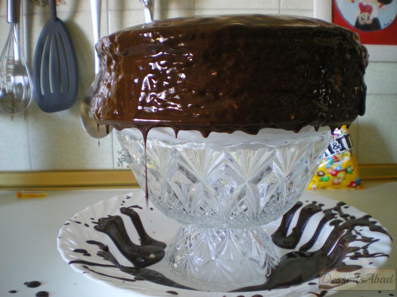 Tarta de chocolate, nata y caramelo