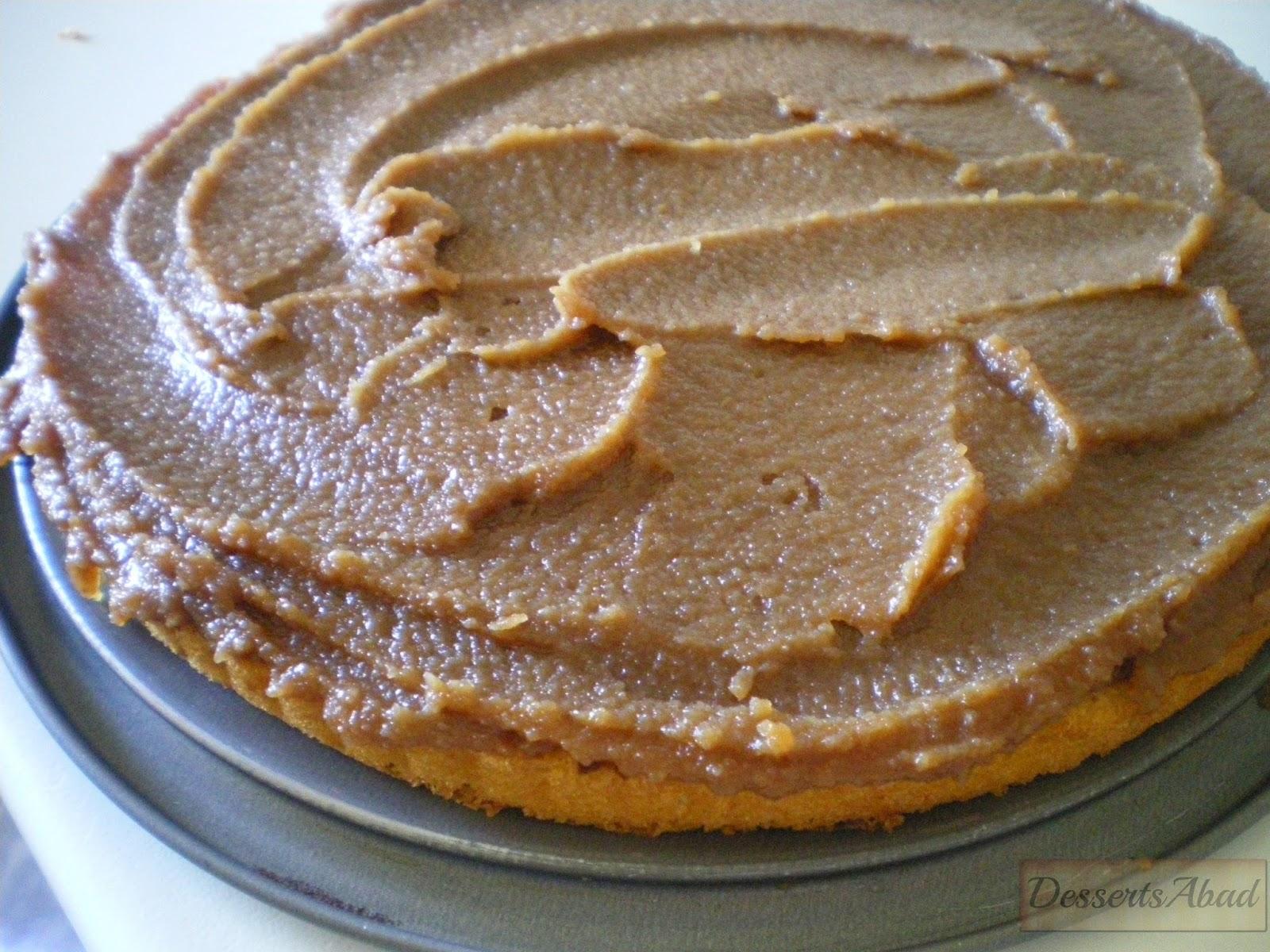Tarta de chocolate, nata y caramelo