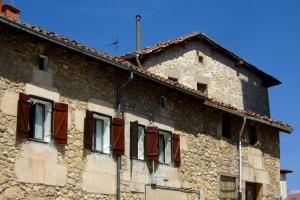 Una de las muchas casas antiguas, bien reformada.