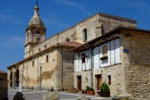 Iglesia de San Martín, en la plaza oeste.