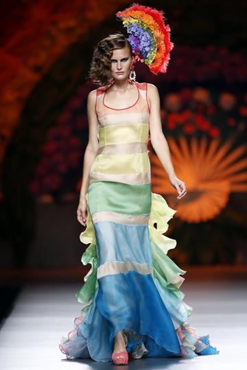 ALLA KOSTROMICHOVA, PREMIADA COMO MEJOR MODELO EN ESTA EDICION DE LA MBFW