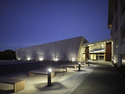 Teatro de Conferencias AUT / RTA Studio