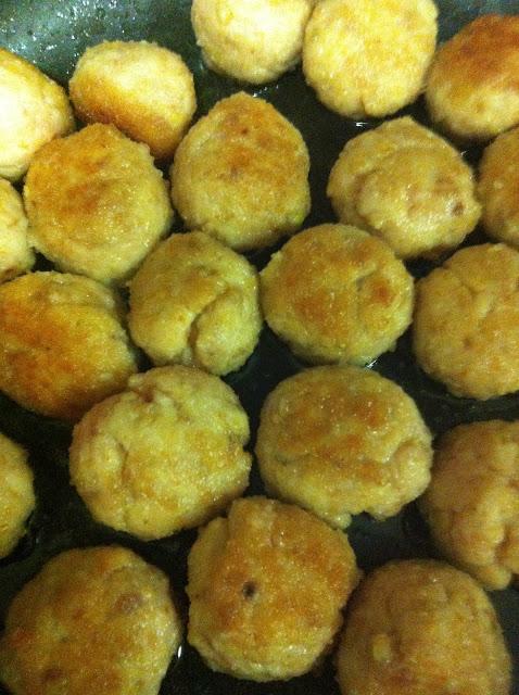 ALBONDIGAS DE POLLO Y ENSALADA