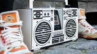 The Berlin Boombox :: altavoces para MP3 de cartón