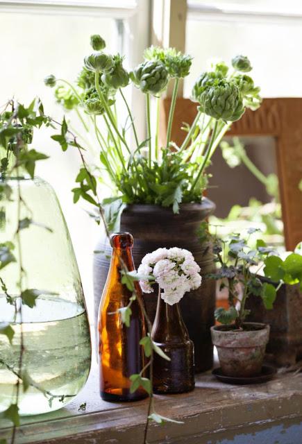 TRES INSPIRACIONES BAJO LA VENTANA