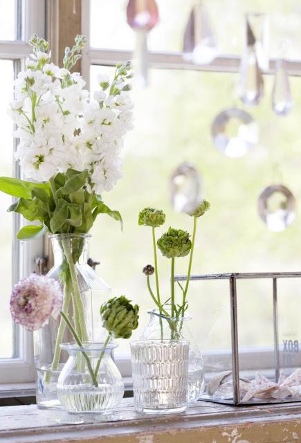 TRES INSPIRACIONES BAJO LA VENTANA