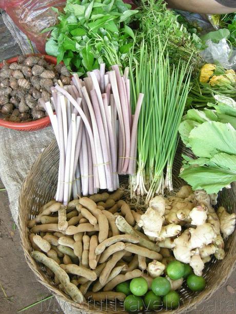 Comprando como un local en un mercado de Tonle Sap