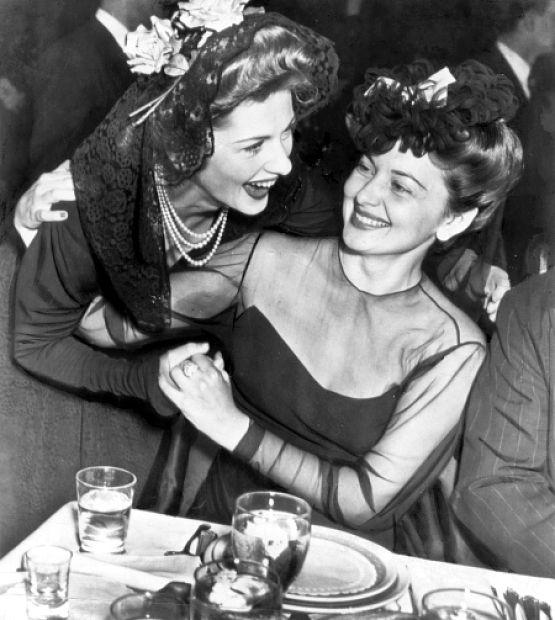 Joan Fontaine y Olivia de Havilland