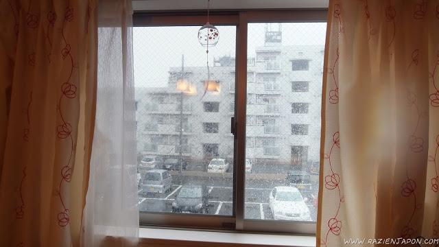 Azotados por el poderoso tifón num 18 （台風１８号）