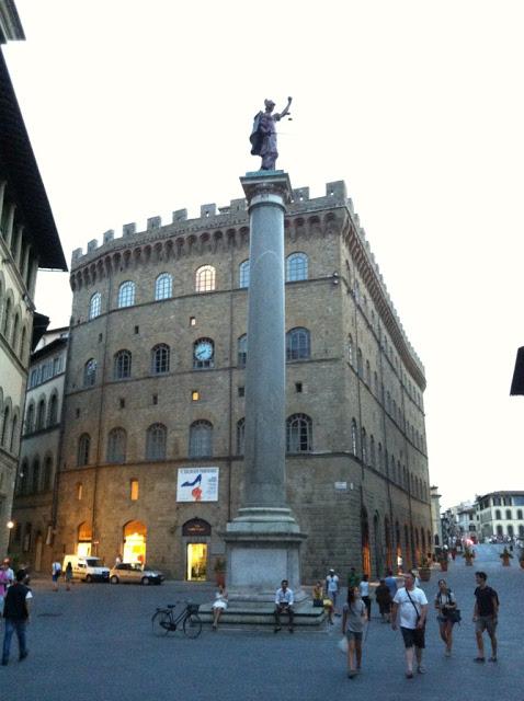 Tendenciera por el mundo VIII