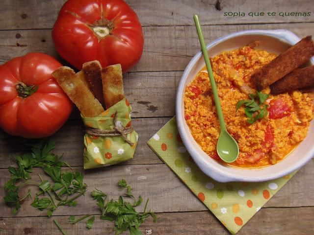 REVUELTO DE TOMATE NATURAL Y JAMÓN