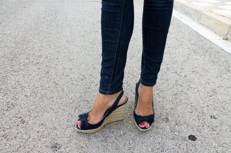 Blue & White Blue & White