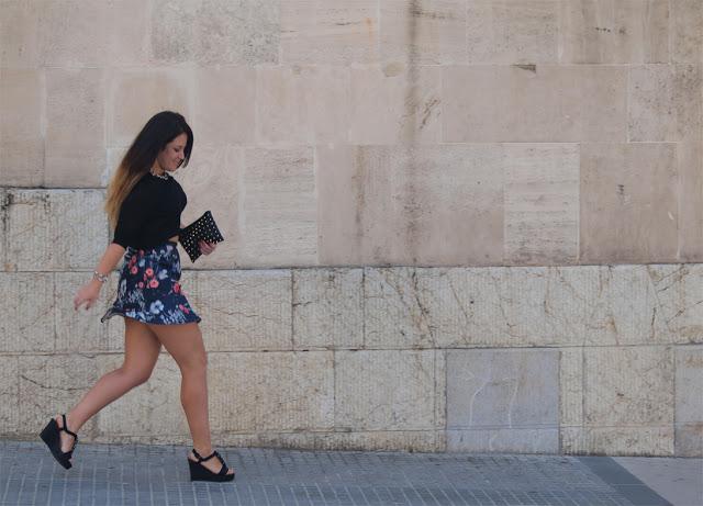 Flowered skirt + crop top