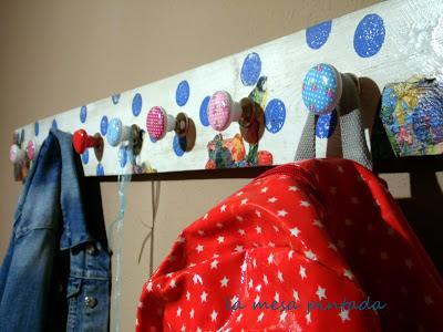 Un perchero hecho en casa Un perchero hecho en casa