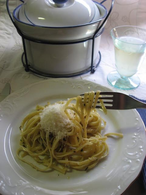 TALLARINES AL PESTO DE NUECES
