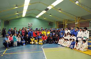 ALCALDE DE PUNTA ARENAS SE REUNIÓ CON MONITORES Y PARTICIPANTES DE PROGRAMA DEPORTIVO COMUNITARIO