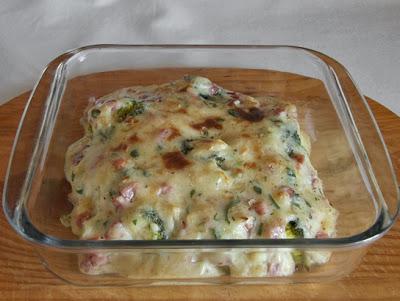 Brócoli gratinado con jamón y cominos