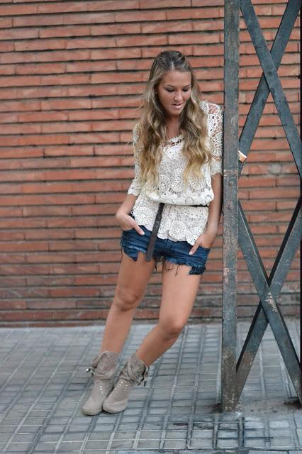 LACE TOP and DOWNTOWN MARKET MAREMAGNUM COMING SOON...