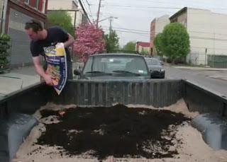 Un huerto en una camioneta