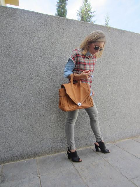 LOOK250-19.9.20138:15EL ESTAMPADO TARTÁN EN LA CALLE:''MI...