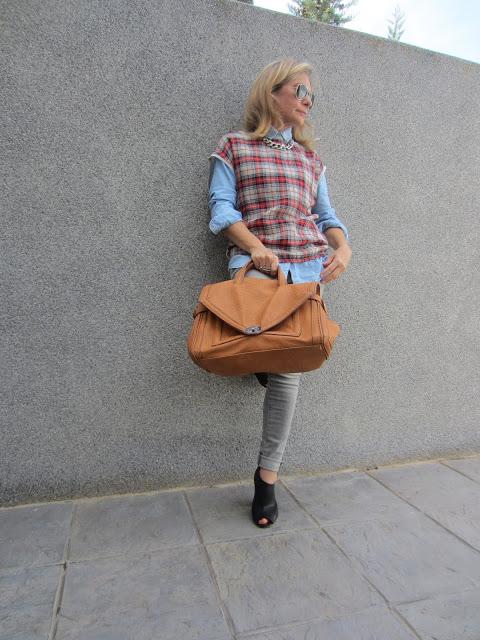 LOOK250-19.9.20138:15EL ESTAMPADO TARTÁN EN LA CALLE:''MI...