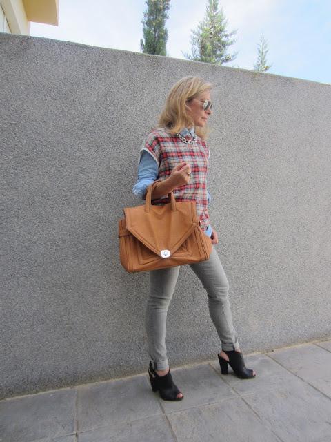 LOOK250-19.9.20138:15EL ESTAMPADO TARTÁN EN LA CALLE:''MI...