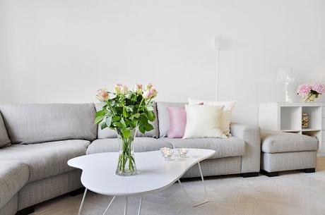 salón de forma triangular diseño decoración salón decoración nórdica decoración interiorismo plantas difíciles decoración en blanco cocinas modernas cocinas blancas cocinas alargadas blog decoración estilo escandinavo blog decoración diseño nórdico 