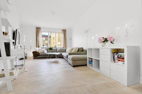 salón de forma triangular diseño decoración salón decoración nórdica decoración interiorismo plantas difíciles decoración en blanco cocinas modernas cocinas blancas cocinas alargadas blog decoración estilo escandinavo blog decoración diseño nórdico 