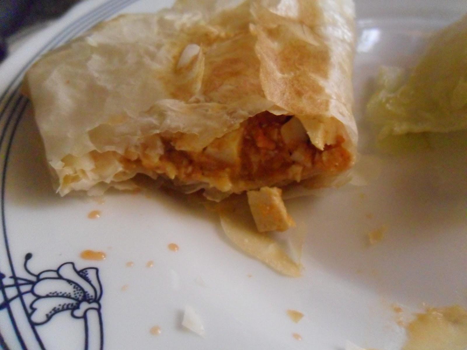 Samosas de tofu con tomate