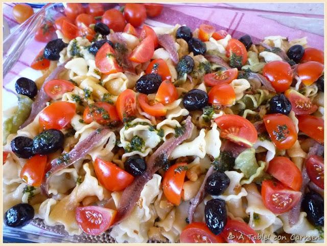 Gigli (Pasta) con Ajos Tiernos, Nueces y Anchoa