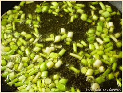 Gigli (Pasta) con Ajos Tiernos, Nueces y Anchoa