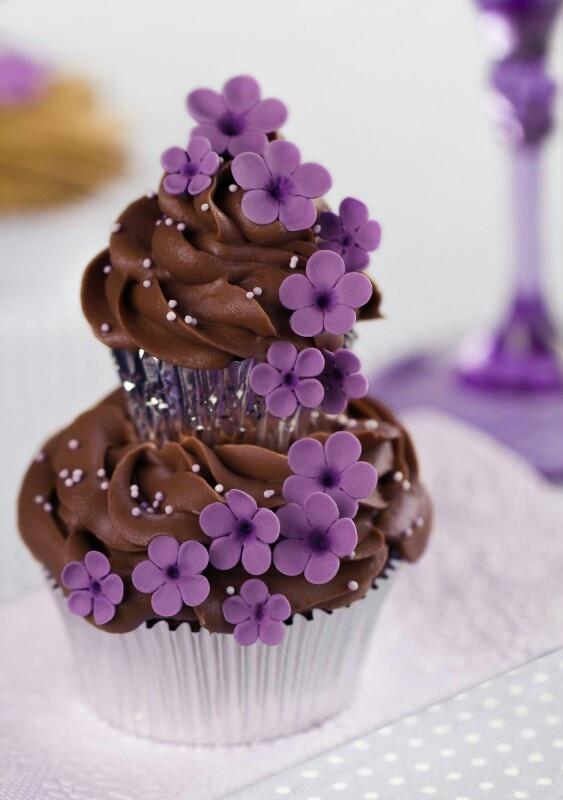 Stacked cupcakes---great for wedding.